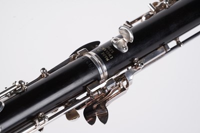 Lot 16 - A Howarth London oboe