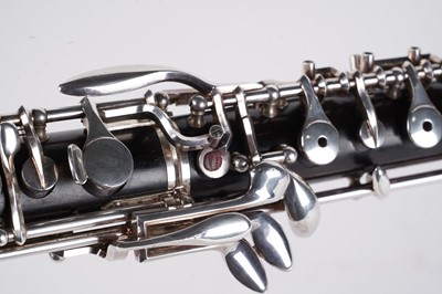 Lot 16 - A Howarth London oboe