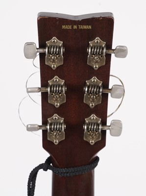 Lot 107 - A Yamaha FG-180 Red Label