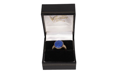 Lot 75 - A lapis lazuli and diamond ring