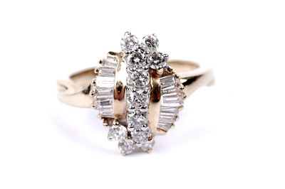 Lot 764 - A diamond dress ring