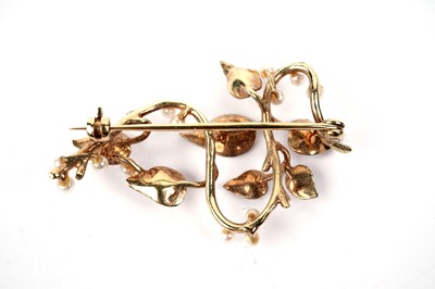 Lot 768 - Cropp & Farr: a 9ct yellow gold and cultured pearl necklace and brooch