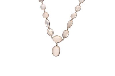 Lot 25 - A moonstone necklace