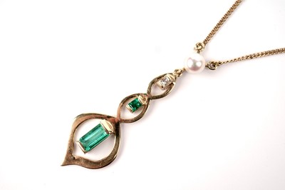 Lot 182 - An emerald, diamond and cultured pearl pendant