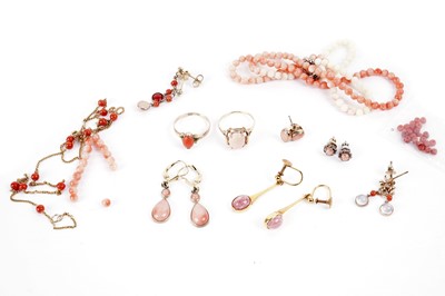 Lot 51 - A selection of coral set jewellery