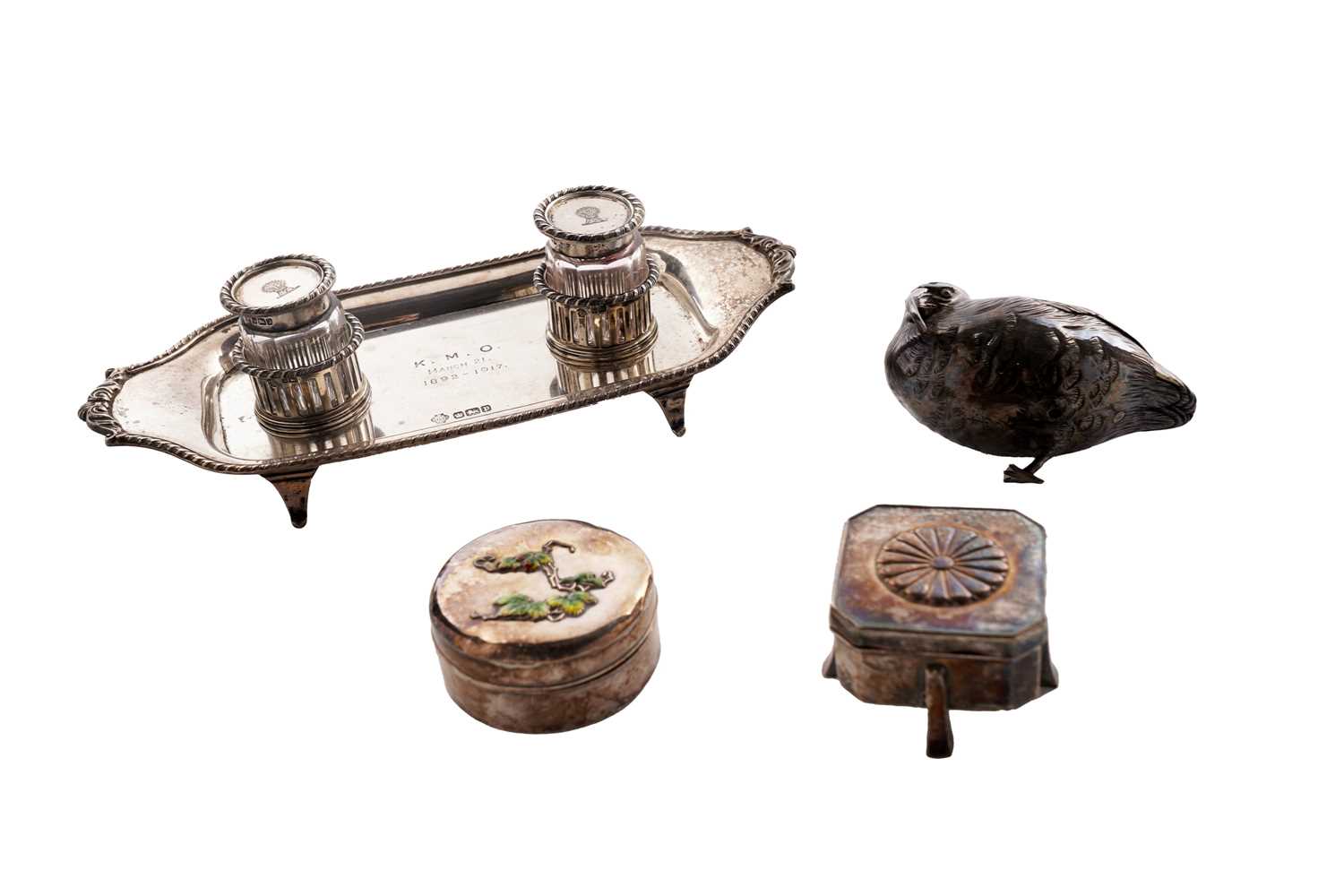 Lot 433 - An Edwardian silver inkstand; and two Japanese items