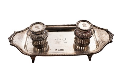 Lot 433 - An Edwardian silver inkstand; and two Japanese items