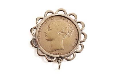 Lot 650 - A Queen Victoria gold sovereign pendant