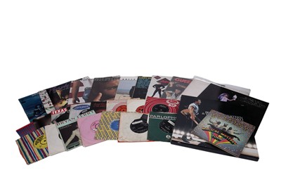 Lot 568 - A collectors' bundle of mixed 12" and 7" Rock records