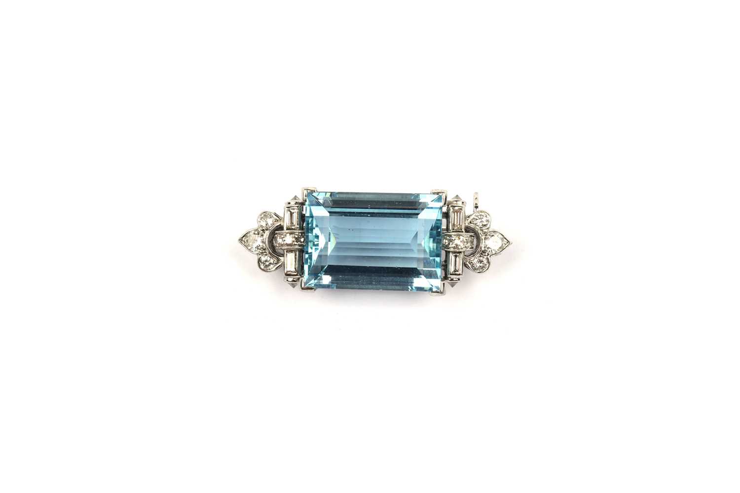 Lot 786 - An Art Deco aquamarine and diamond brooch, by Alabaster & Wilson