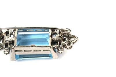 Lot 786 - An Art Deco aquamarine and diamond brooch, by Alabaster & Wilson