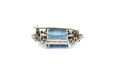 Lot 786 - An Art Deco aquamarine and diamond brooch, by Alabaster & Wilson