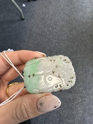 Lot 190 - A jadeite brooch