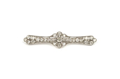 Lot 621 - A late Victorian diamond brooch