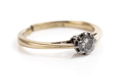 Lot 660 - A solitaire diamond ring