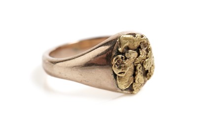 Lot 679 - A gold nugget signet ring