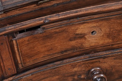 Lot 4 - A substantial 19th Century Continental rosewood serpentine fronted bureau