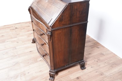 Lot 4 - A substantial 19th Century Continental rosewood serpentine fronted bureau