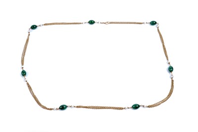 Lot 614 - An 18ct yellow gold, aventurine quartz and cultured pearl necklace