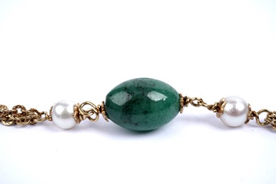 Lot 614 - An 18ct yellow gold, aventurine quartz and cultured pearl necklace