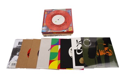 Lot 548 - A collectors' bundle of mixed 7" singles