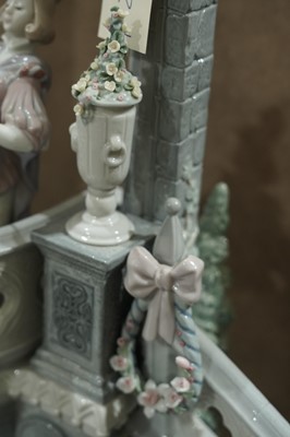 Lot 392 - Lladro 1785 ‘Cinderella’s Arrival’ limited edition figure group