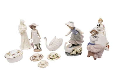 Lot 381 - ﻿A selection of decorative ceramics and figures, makers including Wedgwood, Lladro, and others