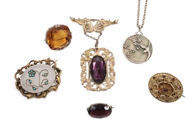 Lot 713 - A collection of Victorian and later costume jewellery