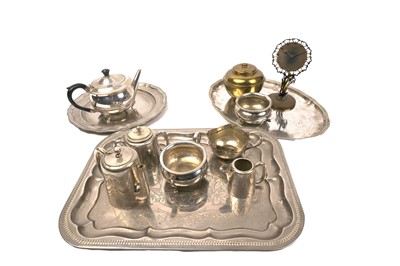 Lot 502 - A collection of silver plated wares