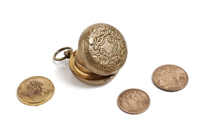 Lot 801 - A George V gold sovereign; and a gold half sovereign