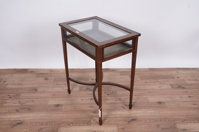 Lot 132 - An Edwardian inlaid mahogany bijouterie table