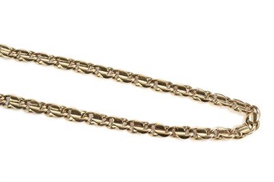 Lot 695 - An Italian 18ct yellow gold fancy link chain necklace