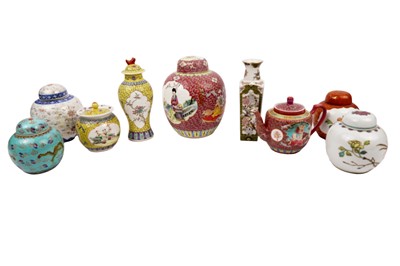 Lot 273 - A collection of mid-20th Century and later Oriental ceramics