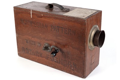 Lot 640 - A Norwegian pattern rotary foghorn