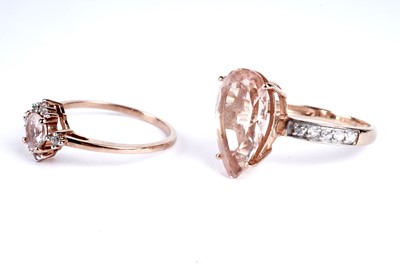 Lot 112 - A pink morganite and white zircon cluster ring