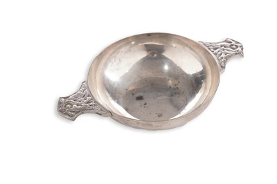 Lot 24 - A George VI silver quaich