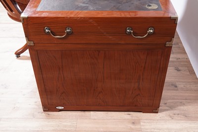 Lot 1 - Starbay: a ‘Rochefort’ desk and ‘Normandie’ desk chair