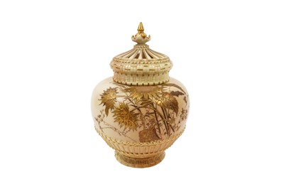 Lot 362 - ﻿A Royal Worcester blush ivory potpourri jar and cover with sunflower decoration