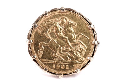 Lot 308 - A George V gold sovereign ring