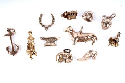 Lot 225 - A selection of gold and other charms