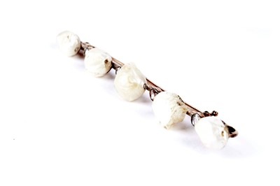 Lot 286 - An antique baroque pearl and rose cut diamond bar brooch