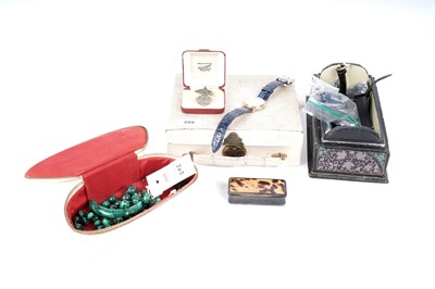 Lot 292 - A selection of wristwatches and accessories