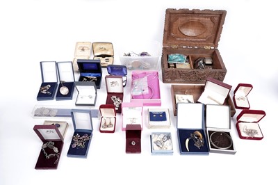 Lot 300 - A collection of silver and costume jewellery