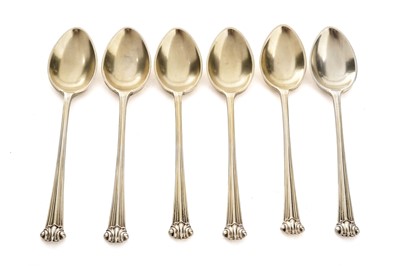 Lot 1094 - A George V set of six silver gilt teaspoons