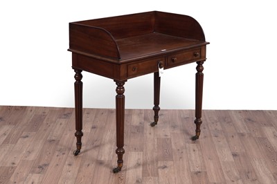 Lot 60 - A Gillows style washstand; and a similar side table