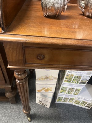 Lot 60 - A Gillows style washstand; and a similar side table