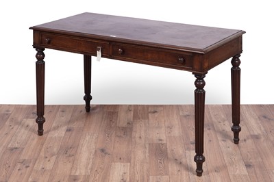 Lot 60 - A Gillows style washstand; and a similar side table