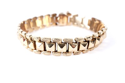 Lot 343 - A yellow gold fancy link bracelet