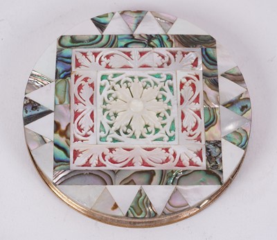 Lot 213 - Vintage powder compacts; and a pair of opera glasses by Iris of Paris