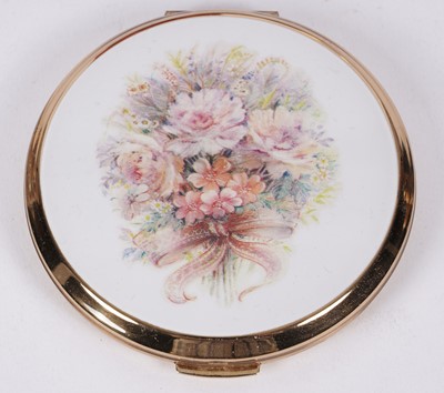 Lot 213 - Vintage powder compacts; and a pair of opera glasses by Iris of Paris